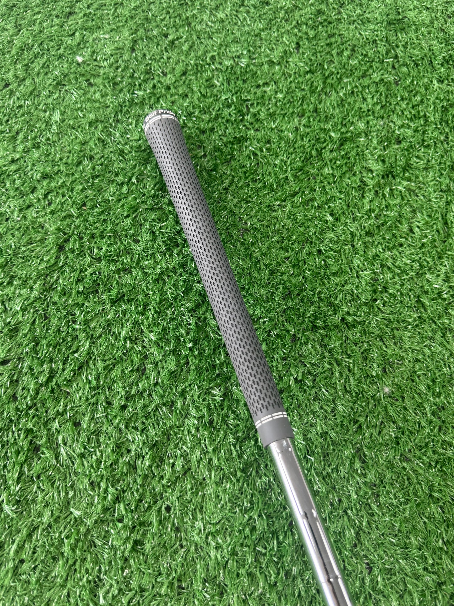 P790 3 iron - Stiff