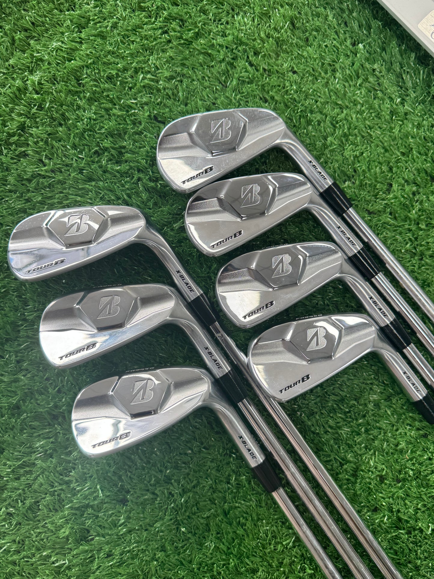 BRIDGESTONE TOUR B BLADES / $ TAPER 120 SHAFTS