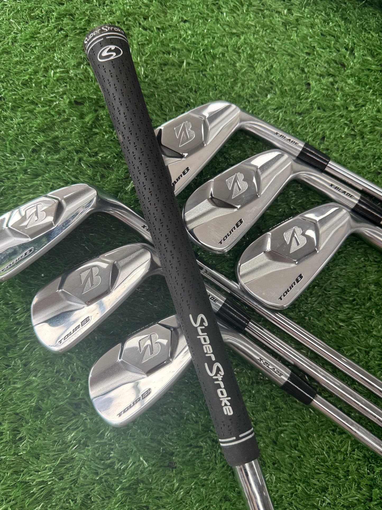 BRIDGESTONE TOUR B BLADES / $ TAPER 120 SHAFTS