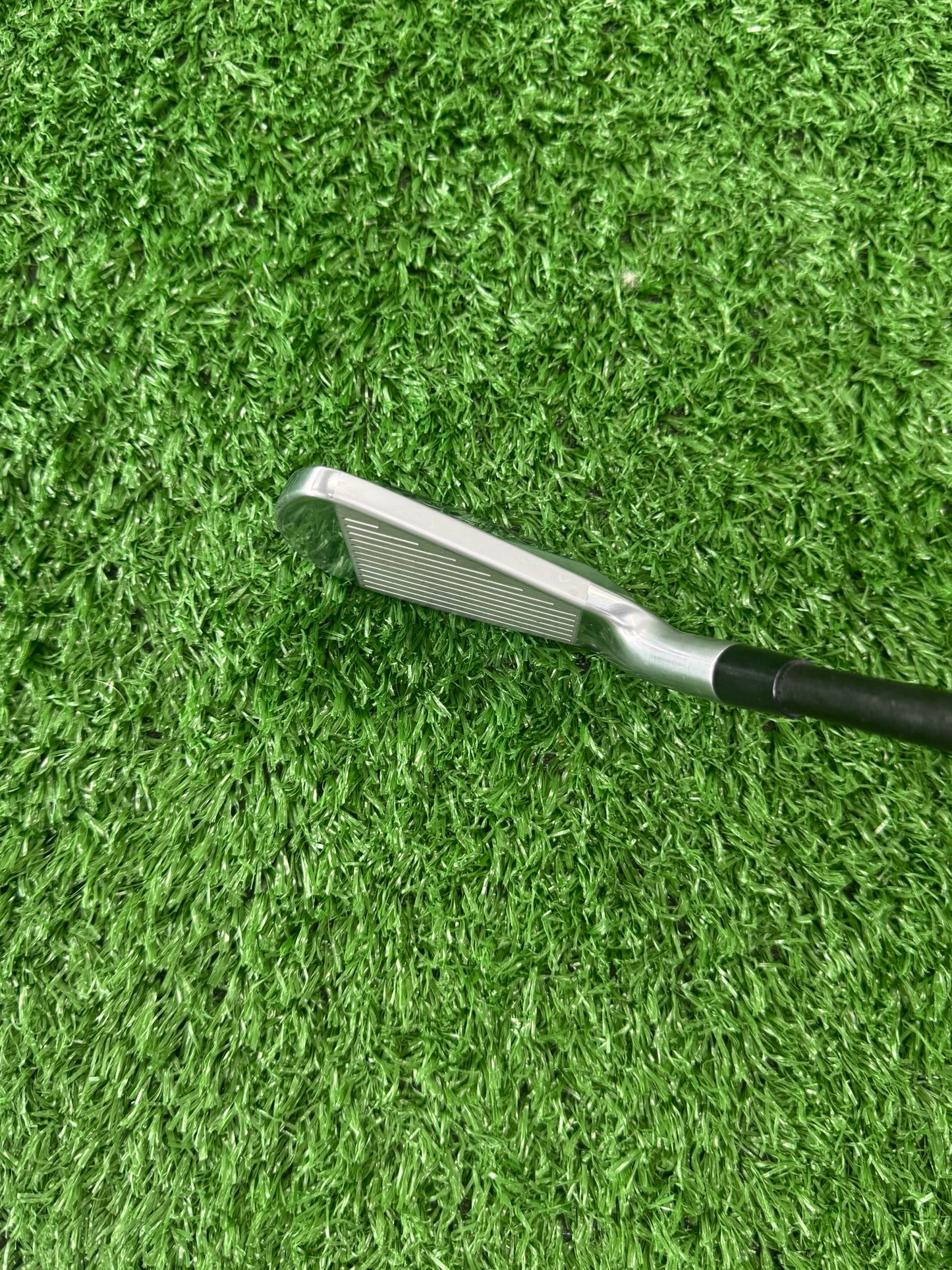 Srixon ZU 65 2 iron - LA golf Stiff shaft