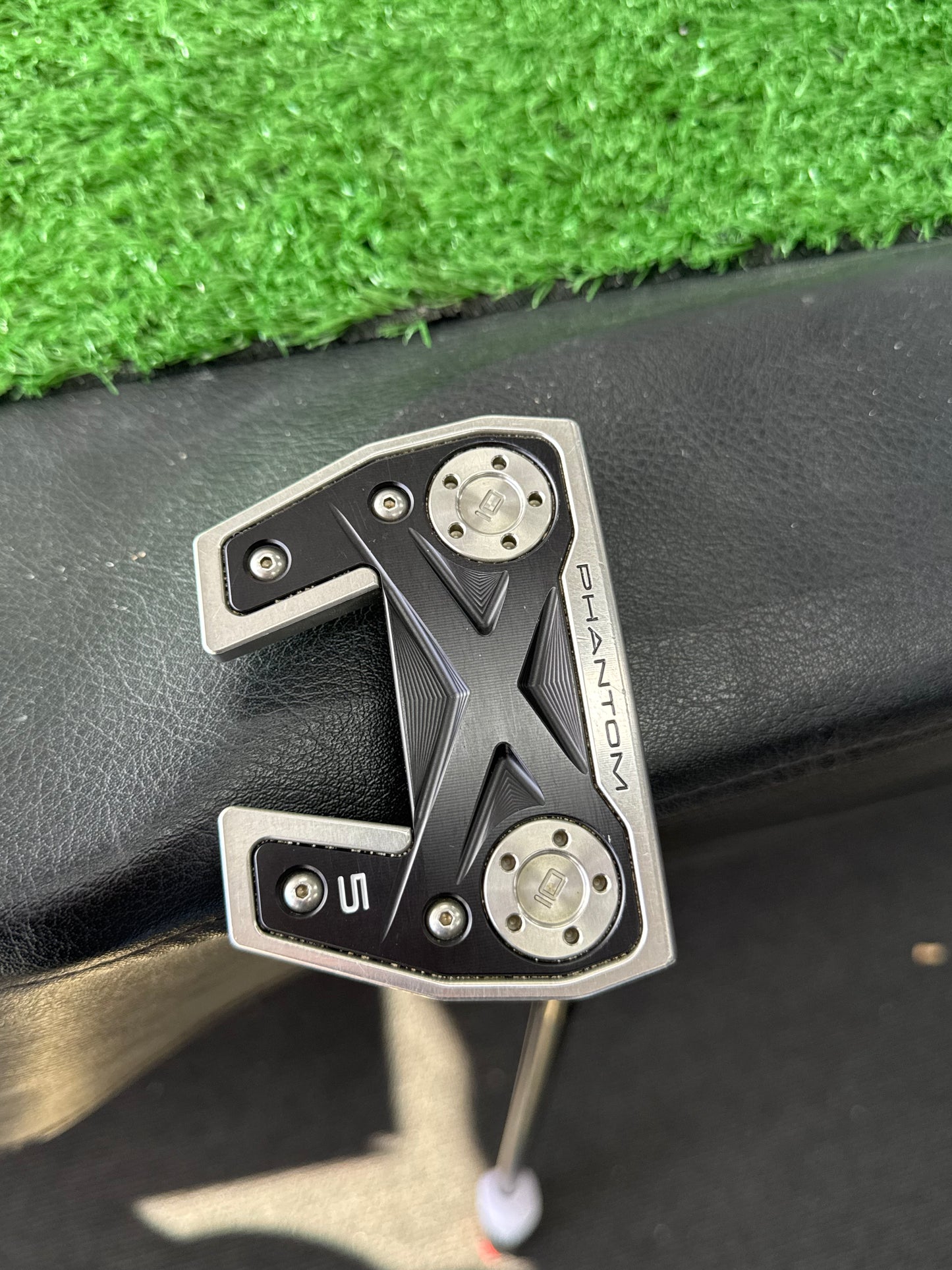 Scotty Cameron #5 / Custom Stability Tour Black Shaft 35”