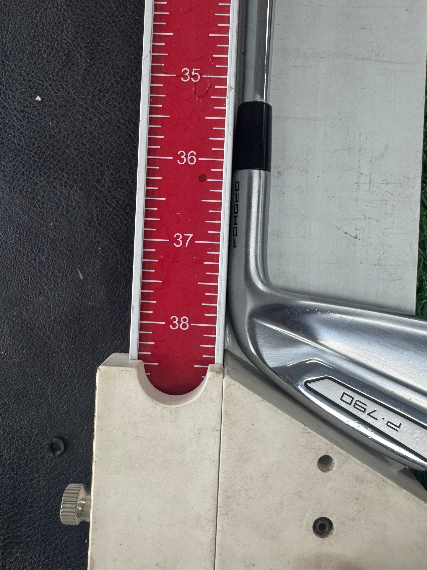 P790 3 iron - Stiff