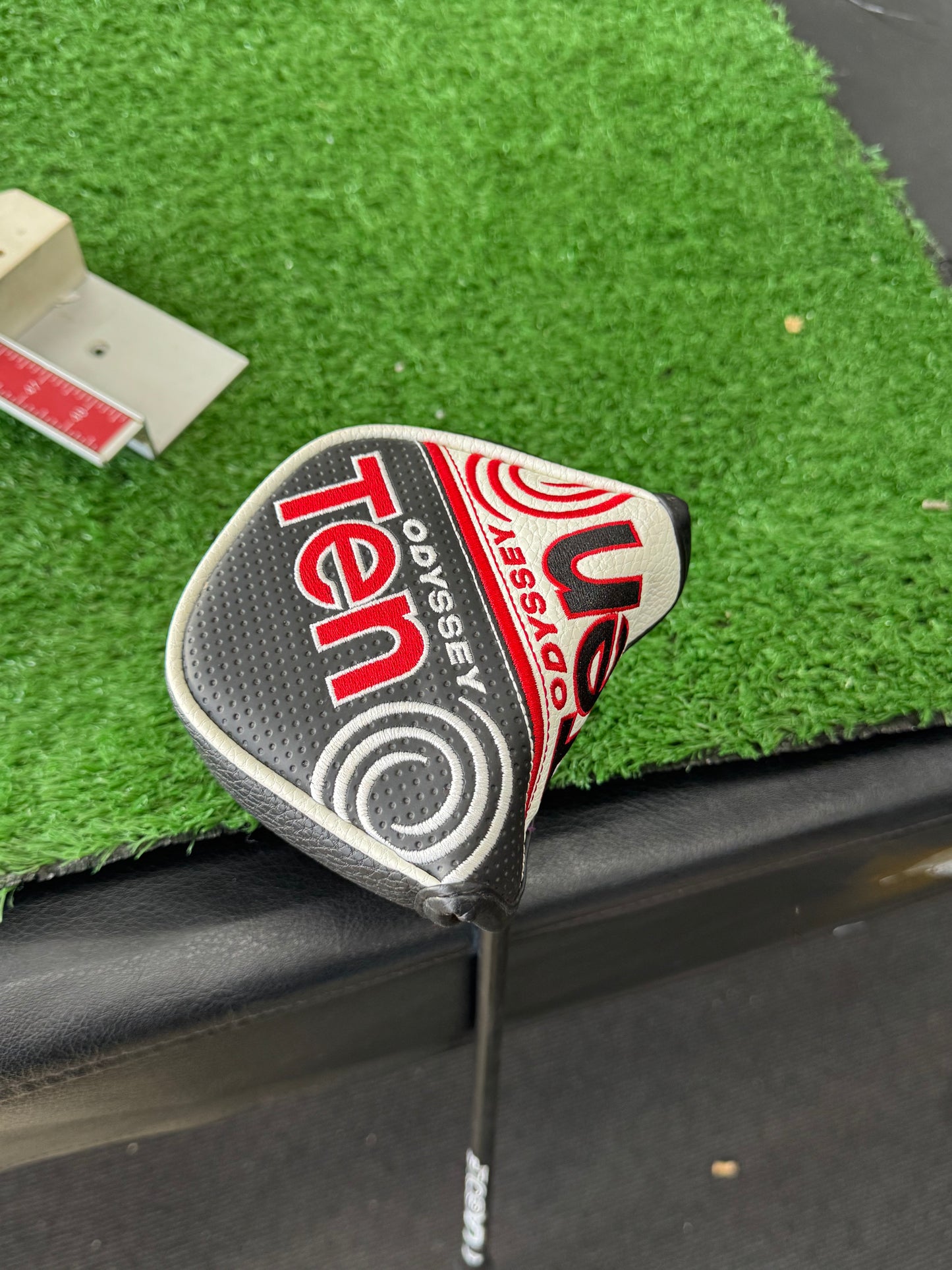 ODYSSEY 2 BALL 10 TOUR LINED 38" CUSTOM PUTTER