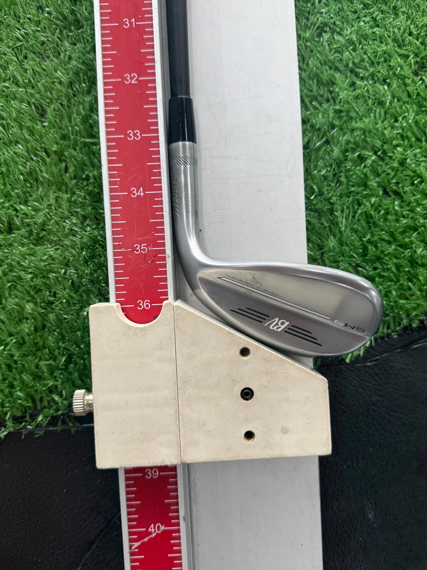 VOKEY SM9 54* 12D / AXIOM SHAFT RH