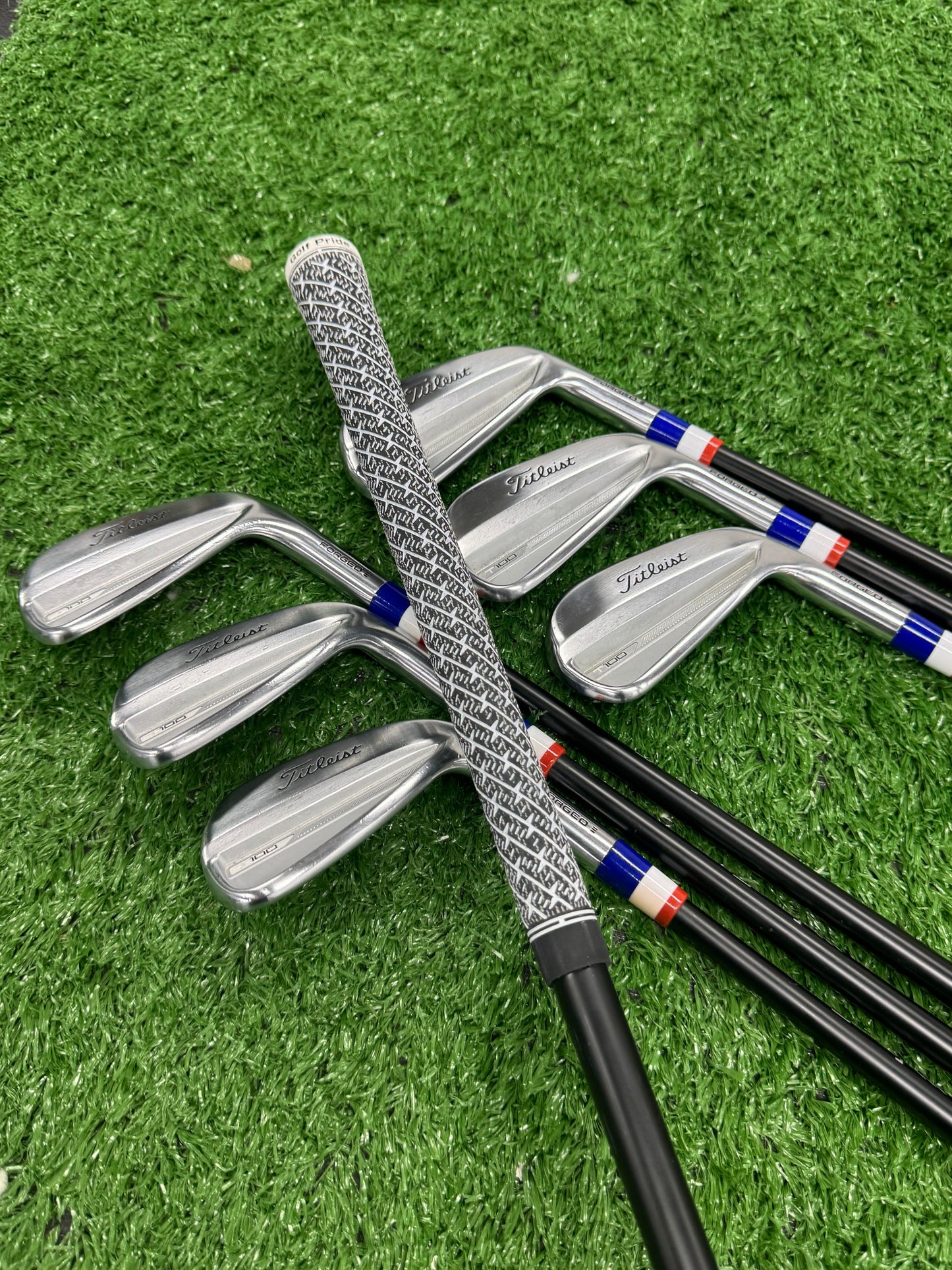 Titliest T100 irons - Axiom 125x shafts
