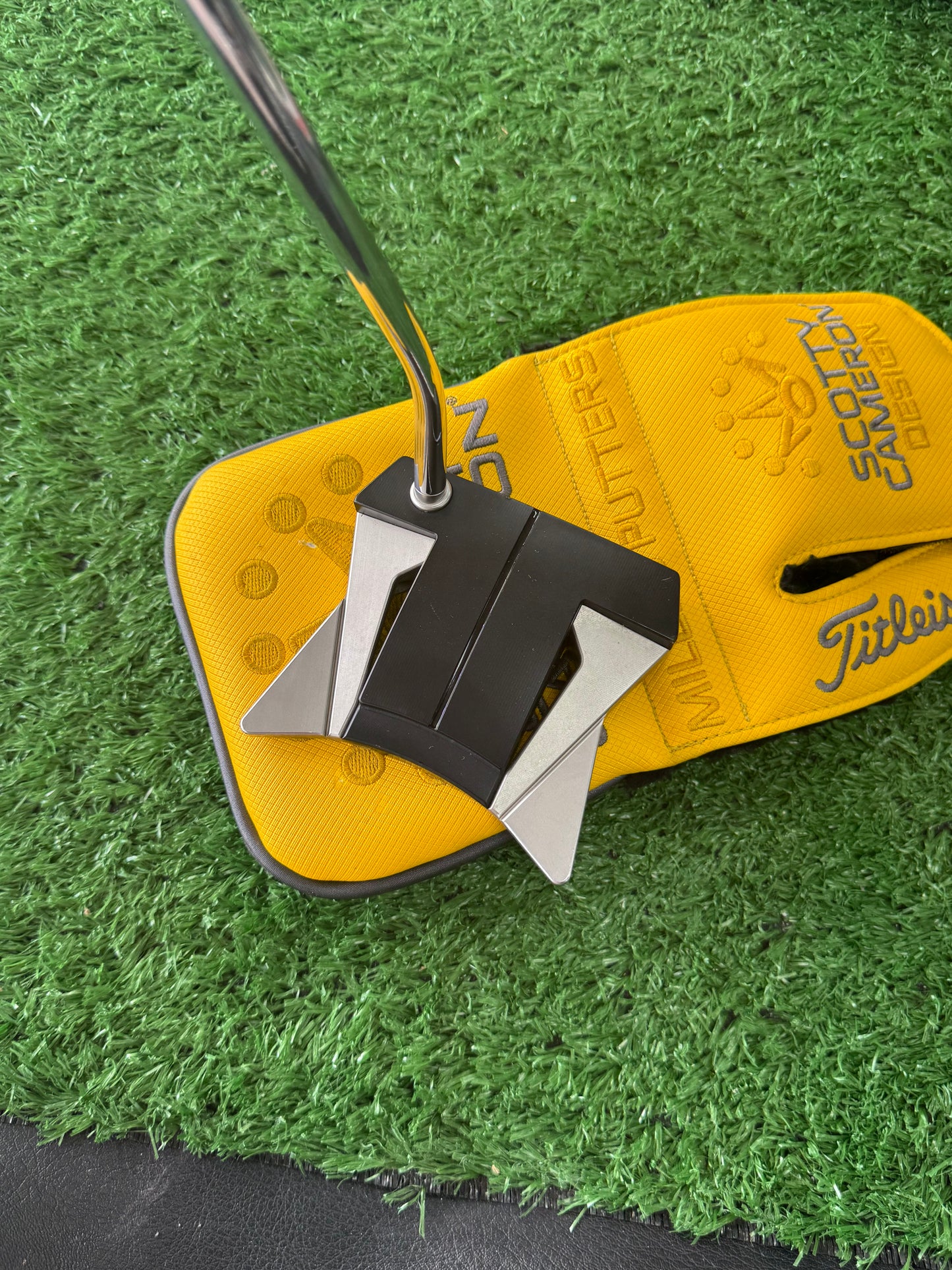 Scotty Phantom 12.5 33” putter