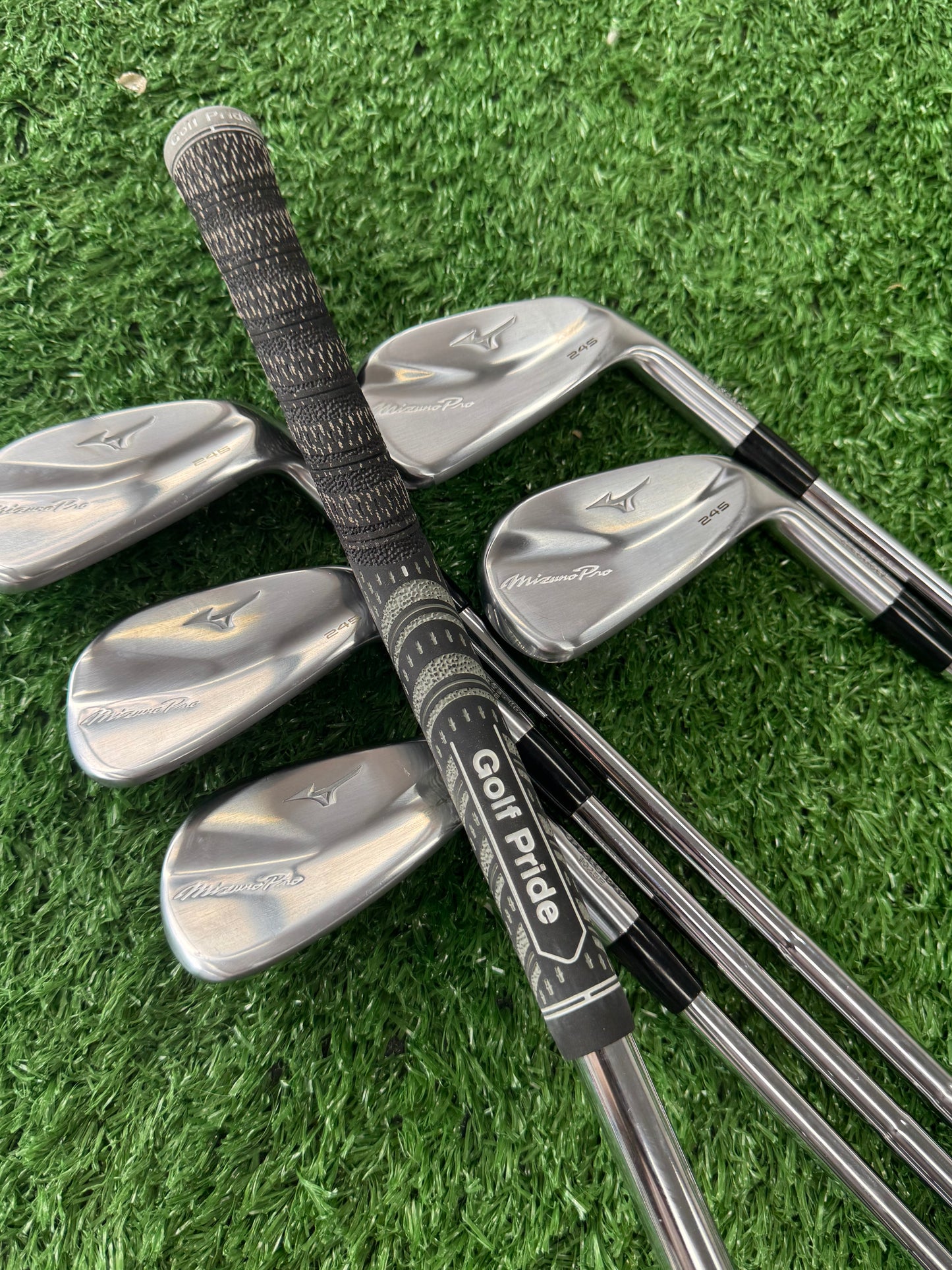 Mizuno 245 Irons 5-pw - stiff flex