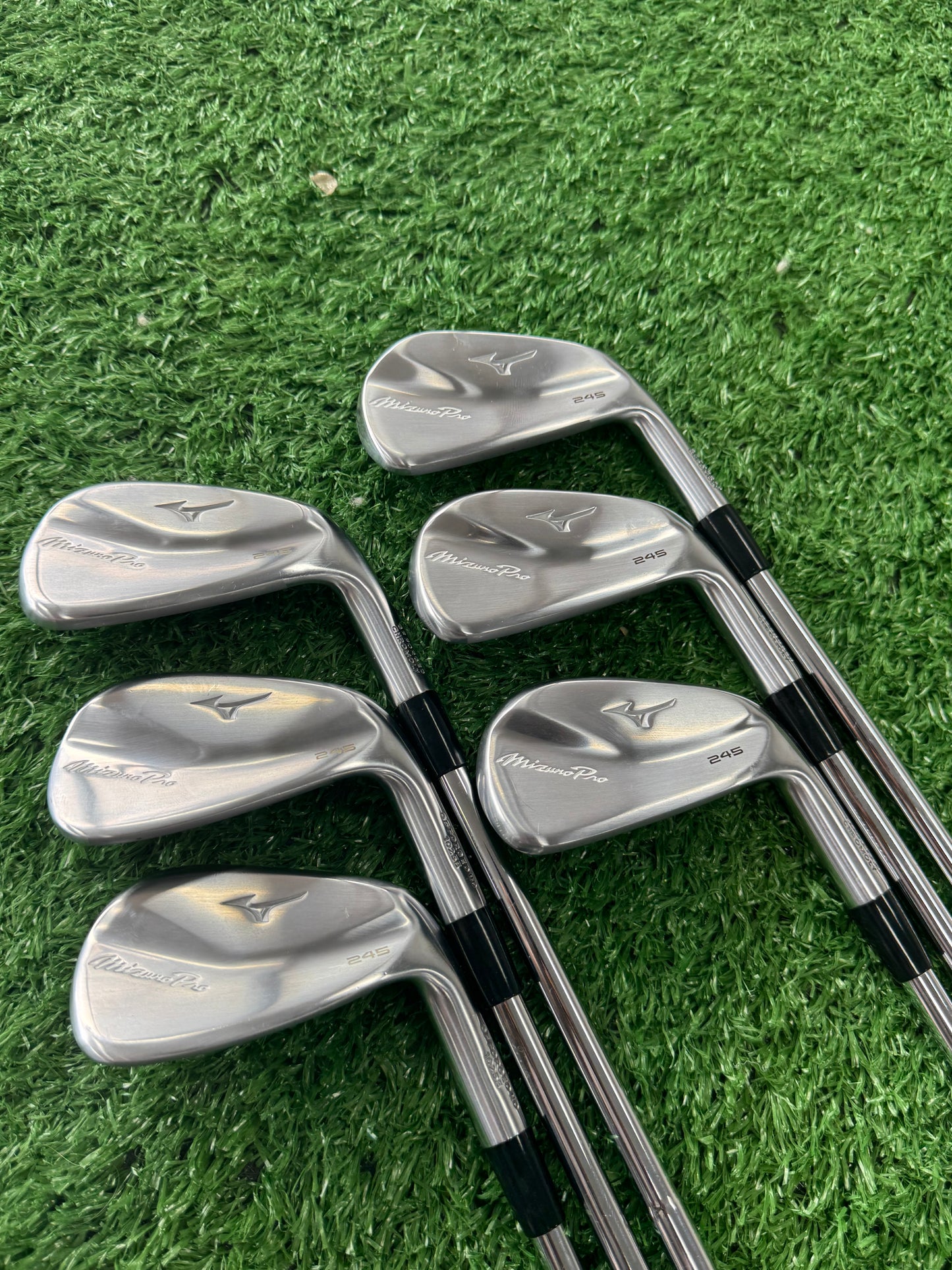 Mizuno 245 Irons 5-pw - stiff flex