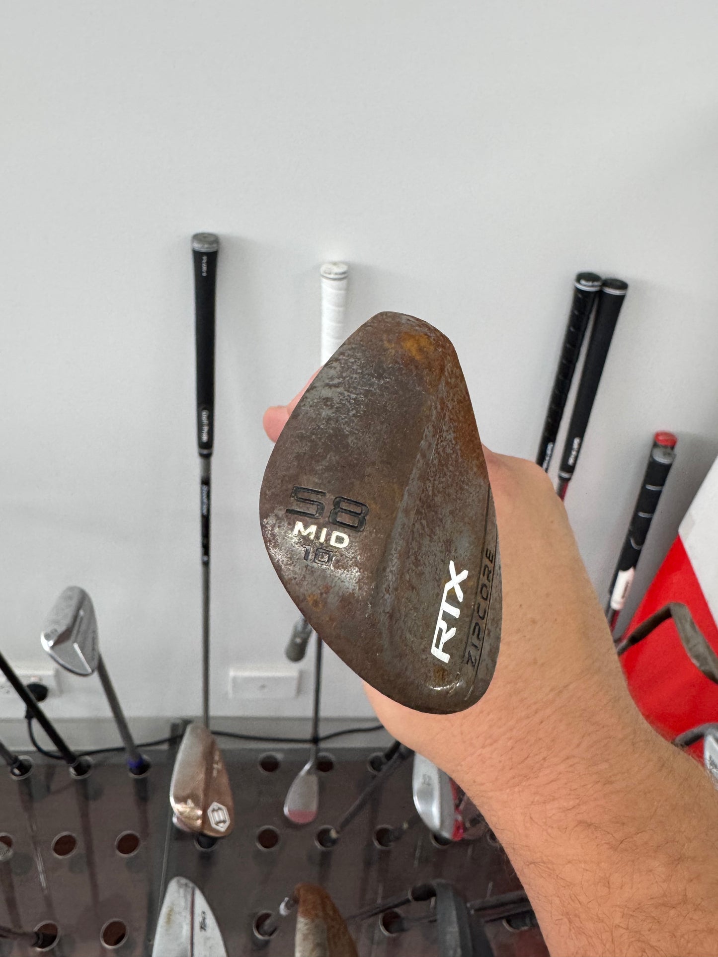 CLEVELAND RTX 4 58 DEGREE RAW WEDGE
