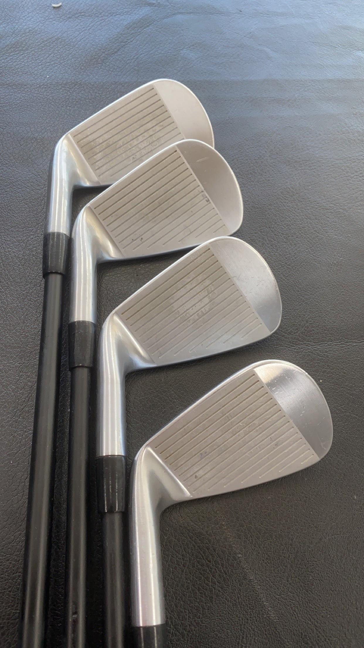 EPON 306 IRONS 4-PW / AXIOM 105X SHAFTS