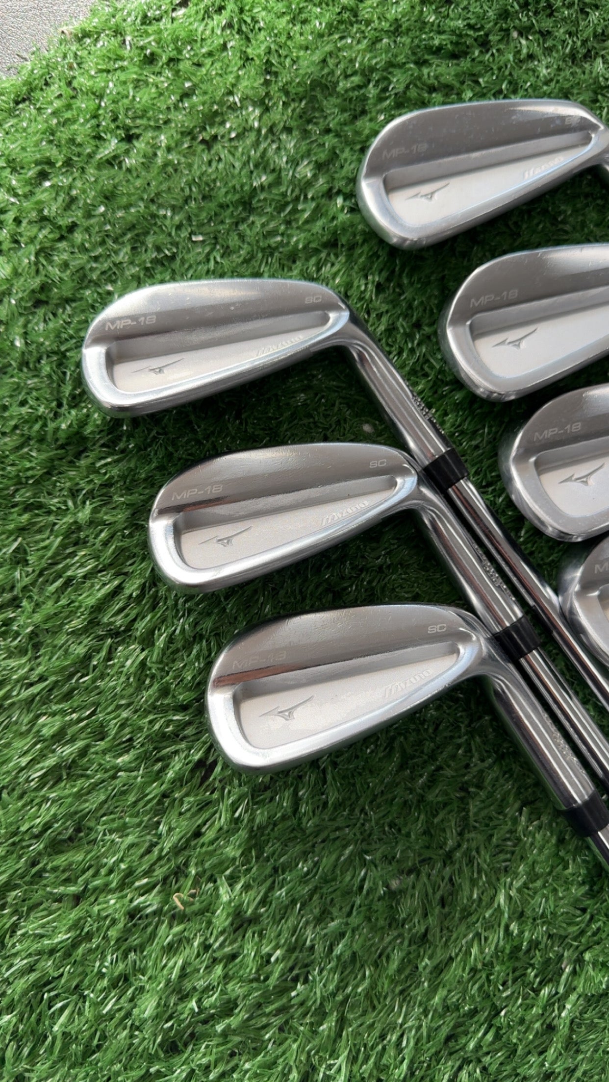 MIZUNO MP18 IRONS - DG X7 SHAFTS