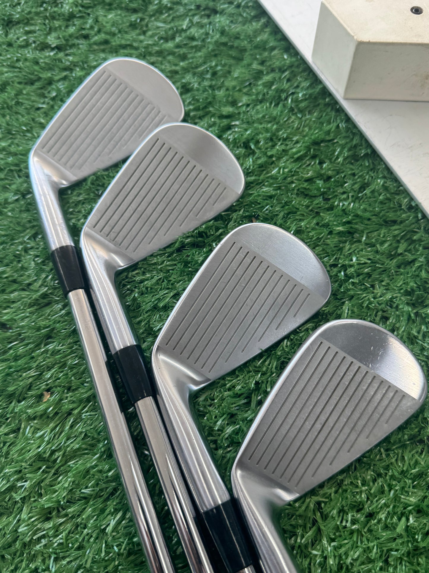 MIZUNO PRO 241 IRONS 4-PW- STIFF