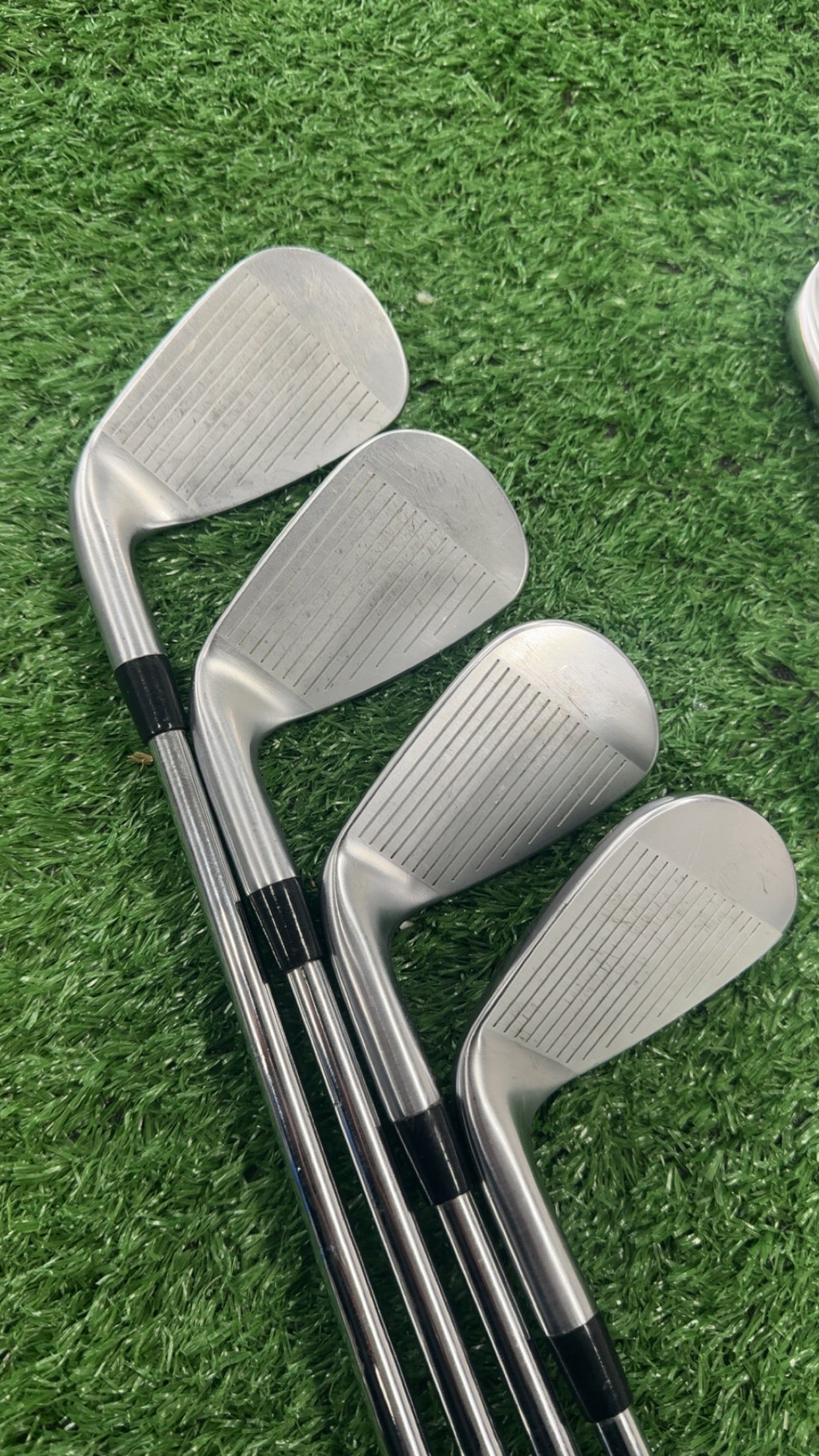 T350 Titliest Irons 4-PW + Gap wedge ( 48)