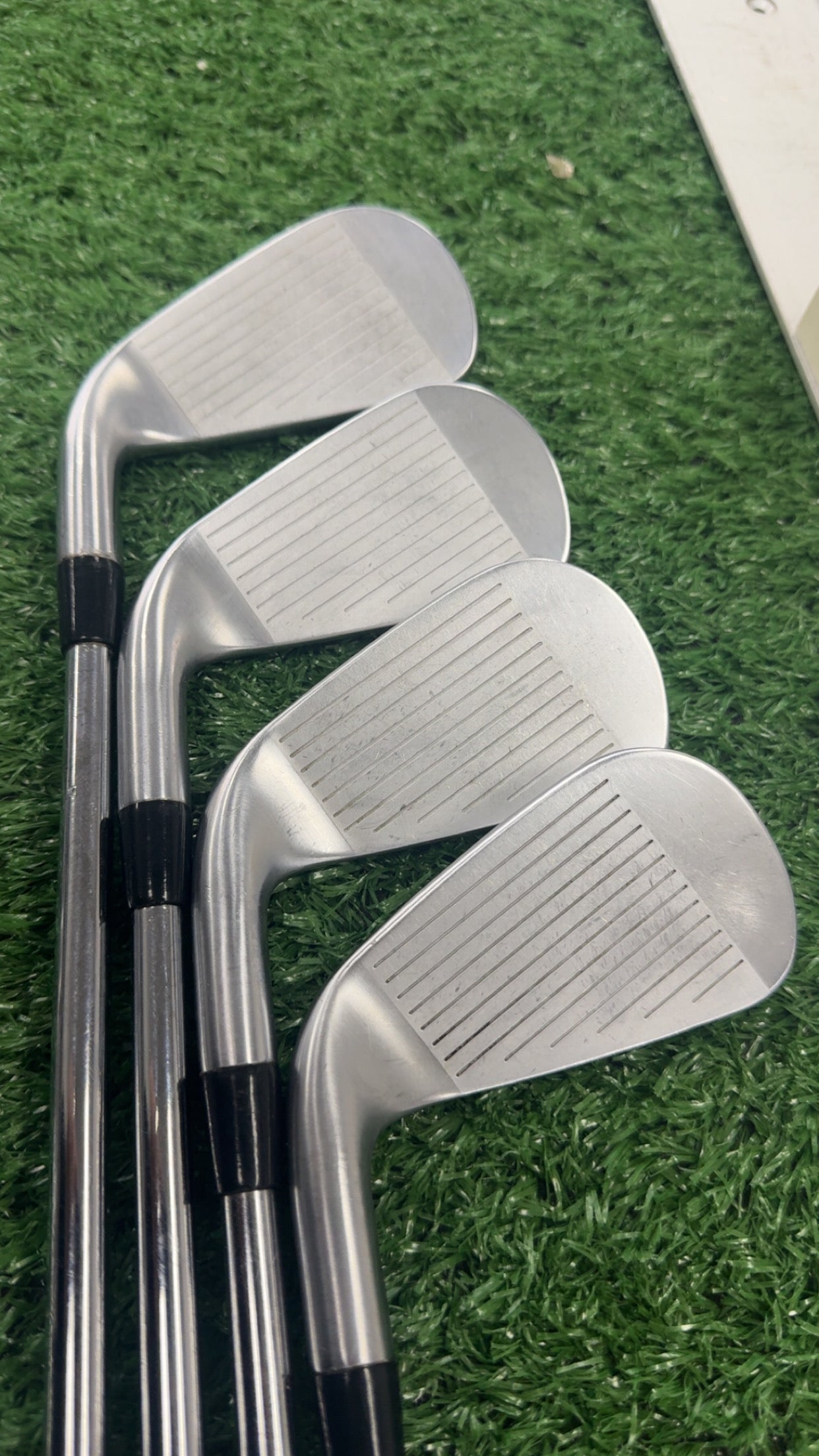T350 Titliest Irons 4-PW + Gap wedge ( 48)