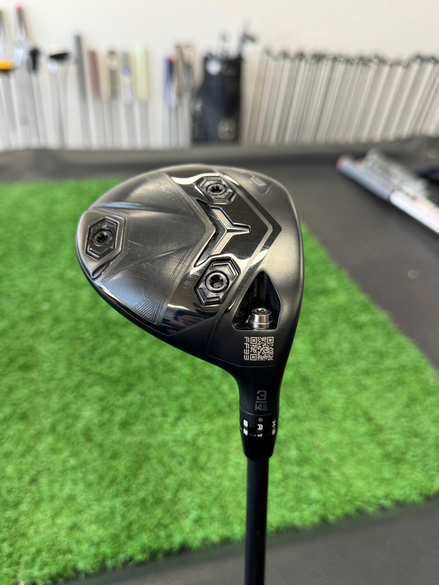 Cobra Dark Speed Adapt LS 14.5* 3 wood - X flex