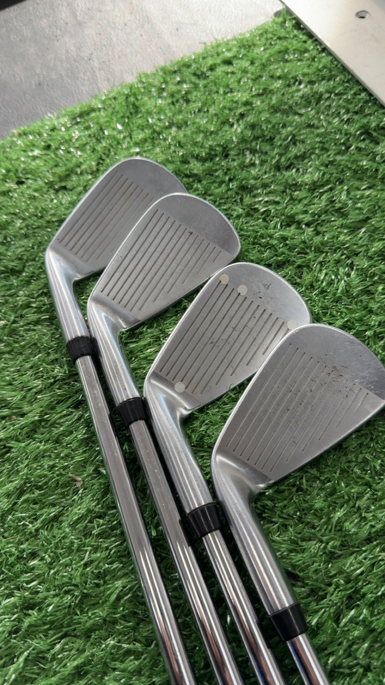 MIZUNO MP18 IRONS - DG X7 SHAFTS