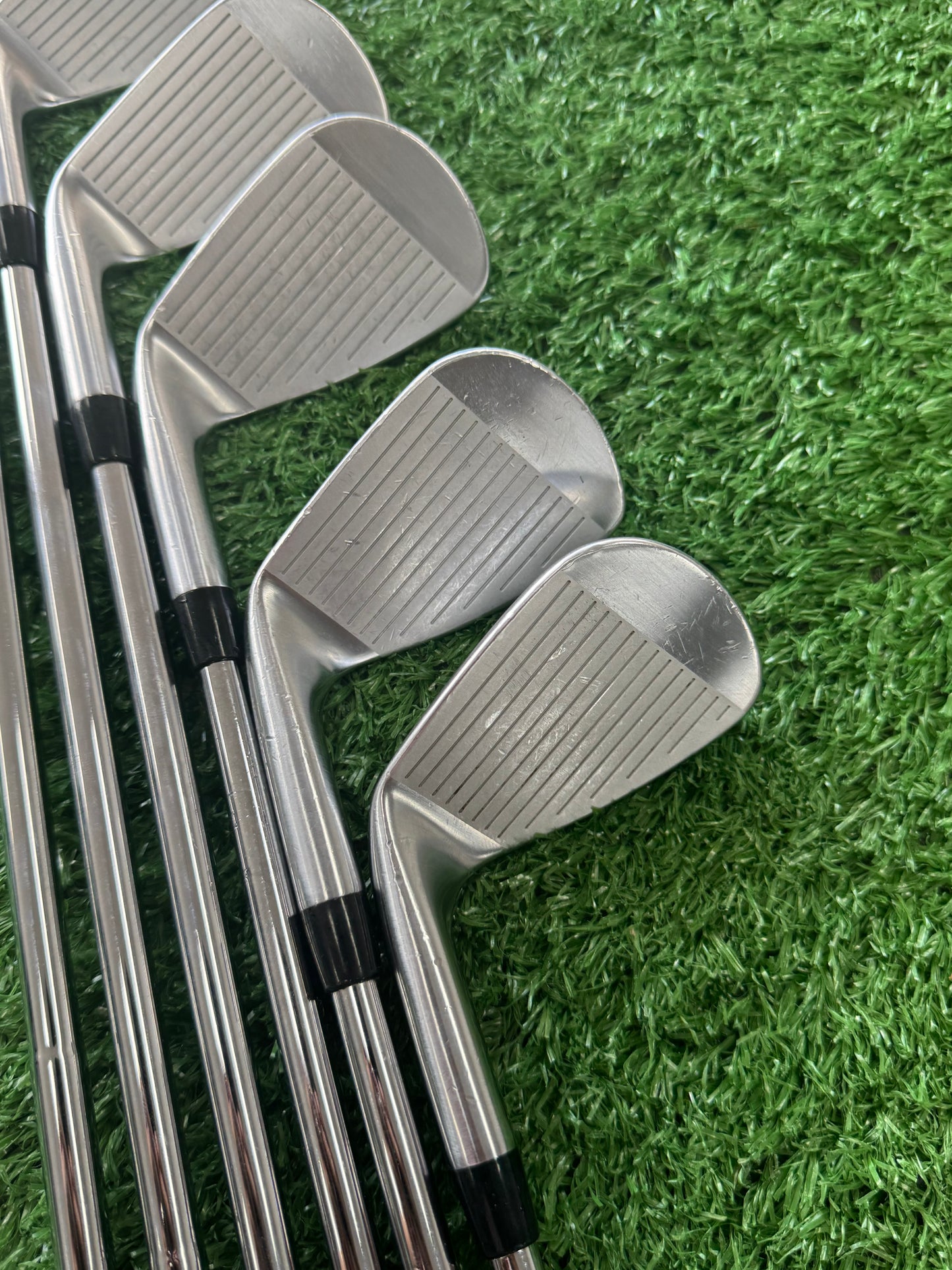 Titliest T100 Irons 5-pw