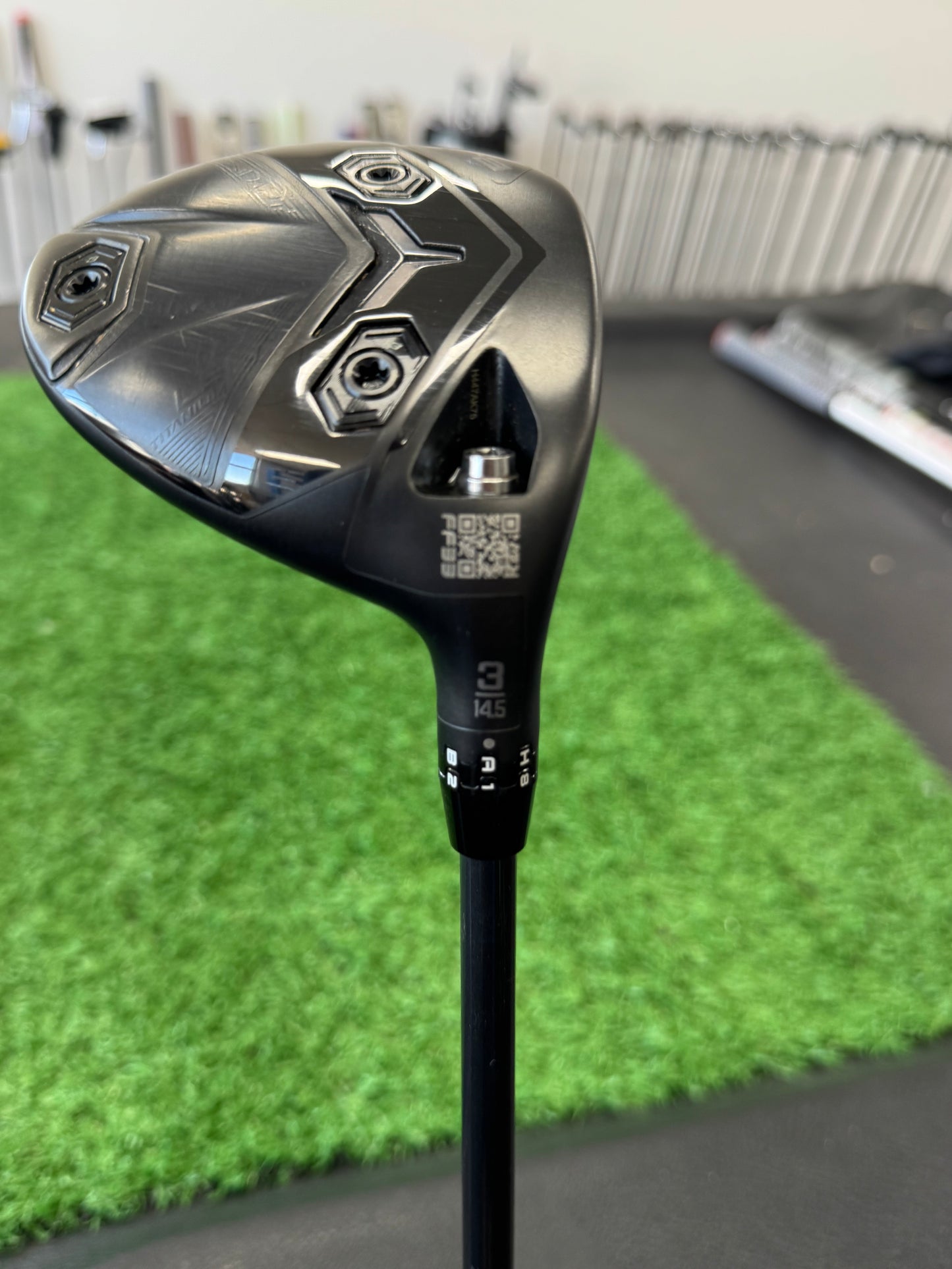 Cobra Dark Speed Adapt LS 14.5* 3 wood - X flex